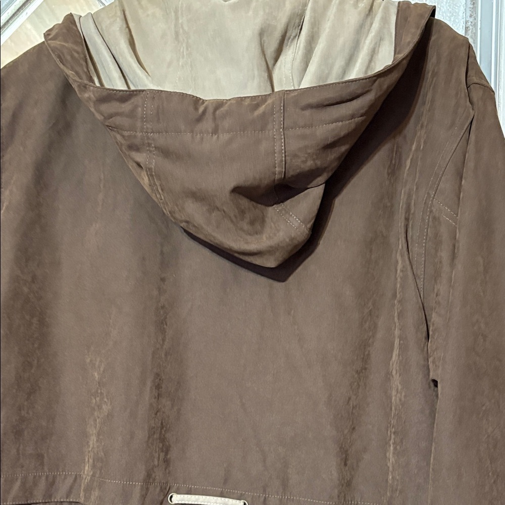 Utex Tan Outerwear with Black Label - Picture 8 of 12
